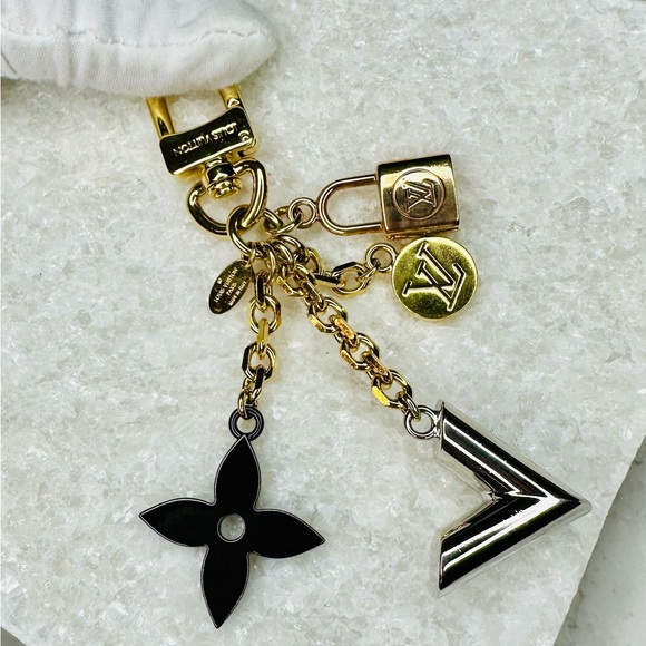 EUC Louis Vuitton Multi Colored Metal Kaleido V Key Chain Bag Charm - Picture 4 of 16